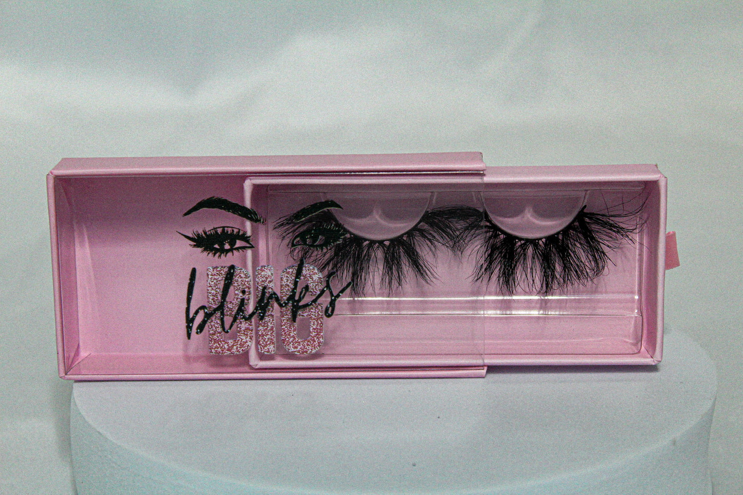 Extraordinary Lashes
